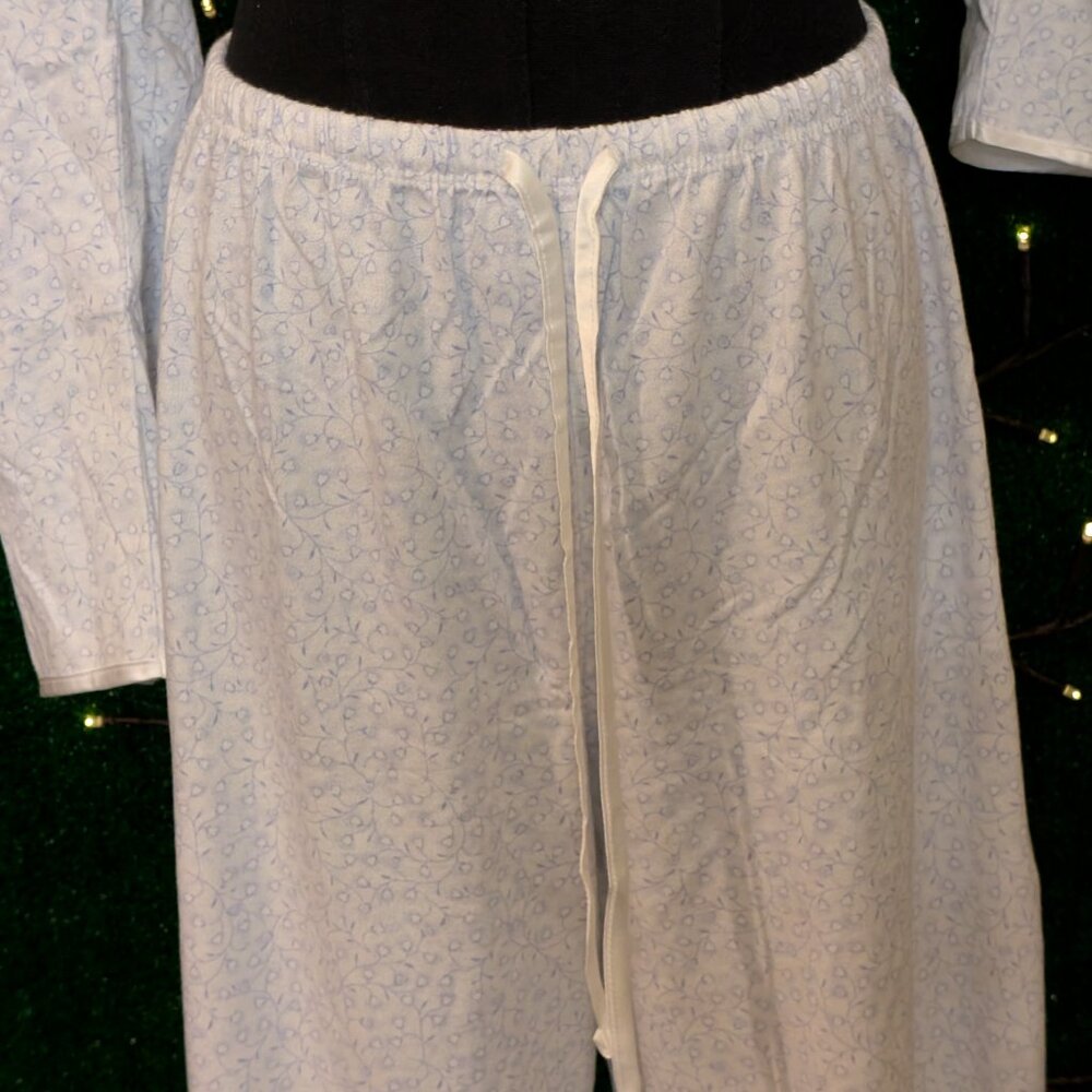 Victoria's Secret Blue & White Heart & Floral Two Piece Pajama Set, Size M, NWT! - Picture 3 of 7